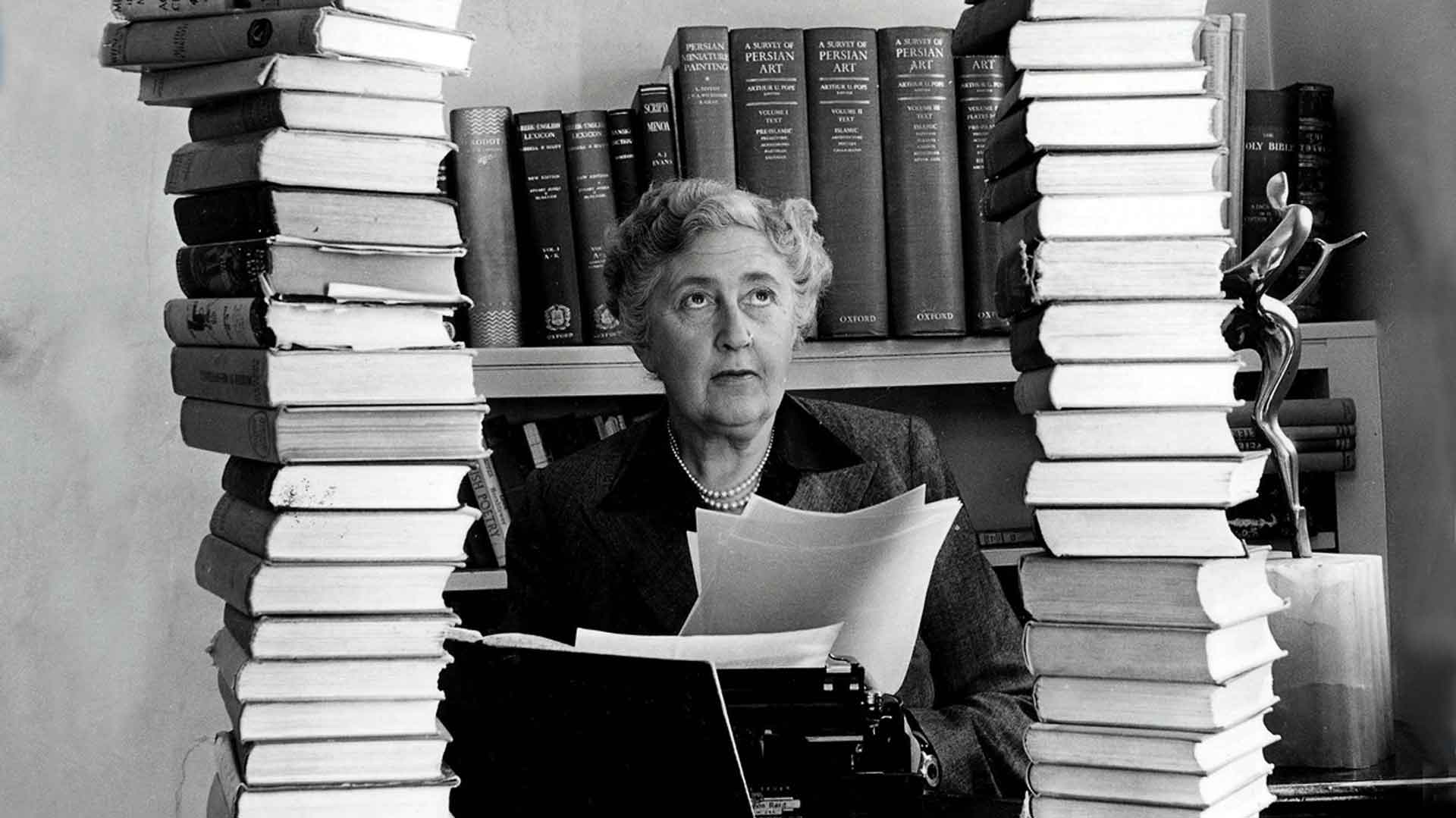 Agatha Christie, la mujer que nos hace pensar las cosas de otra manera.